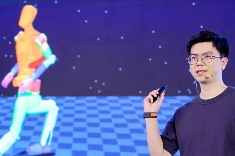 天才少年稚晖君Stake机器人走路进场！AI模型做大脑，目标售价20万以内